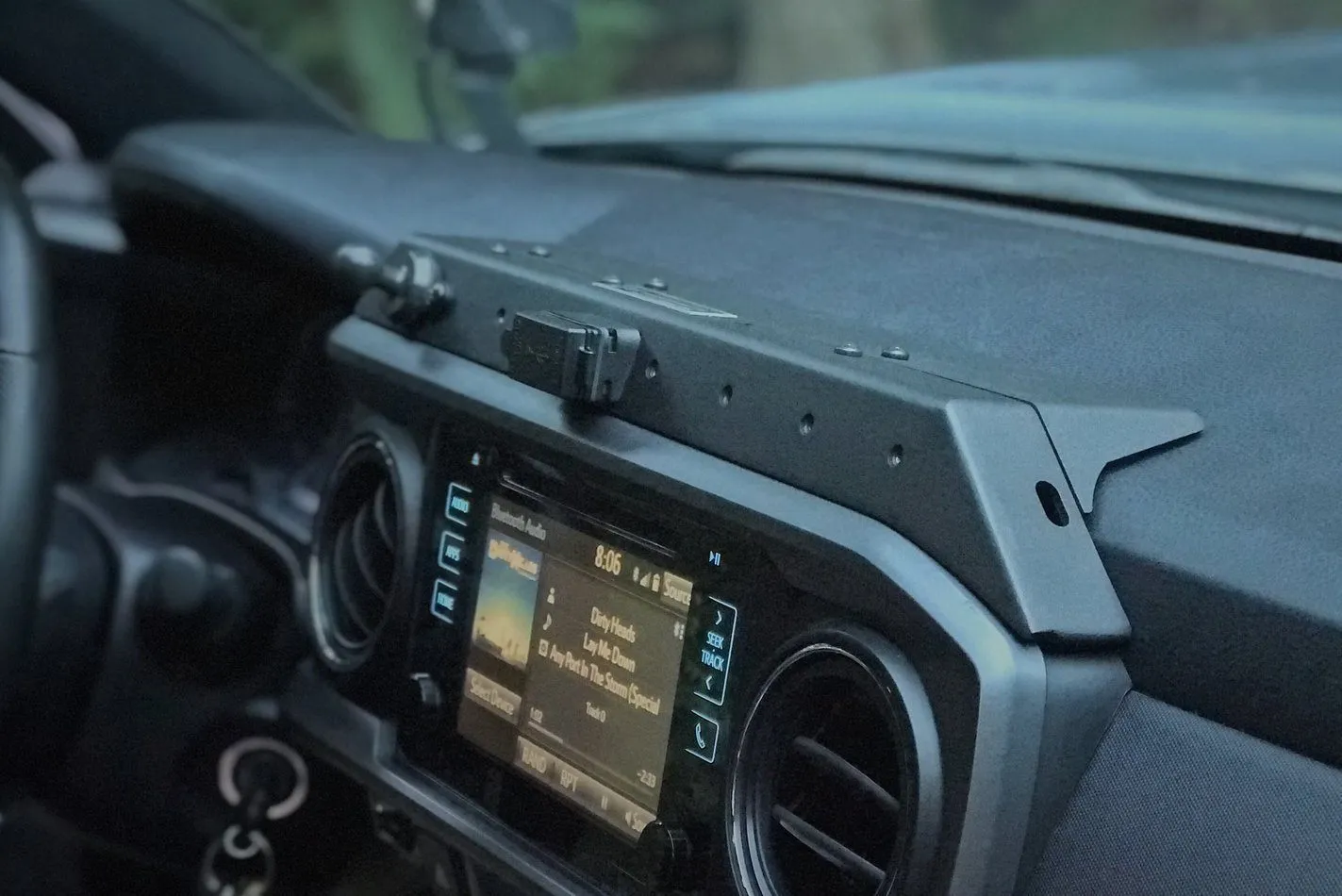 '16-23 Toyota Tacoma USB Accessory Mount