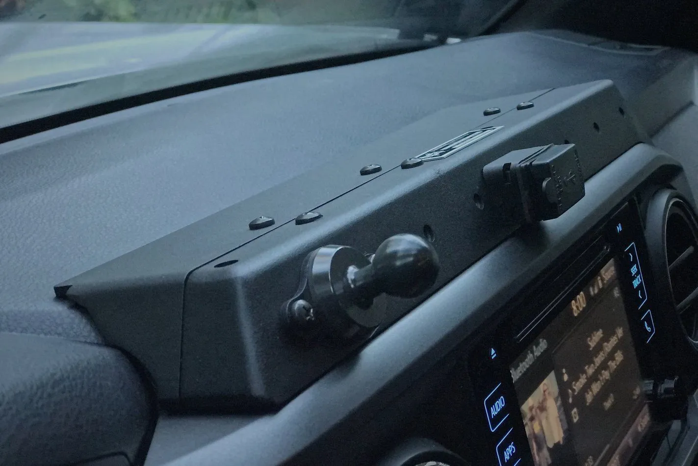 '16-23 Toyota Tacoma USB Accessory Mount