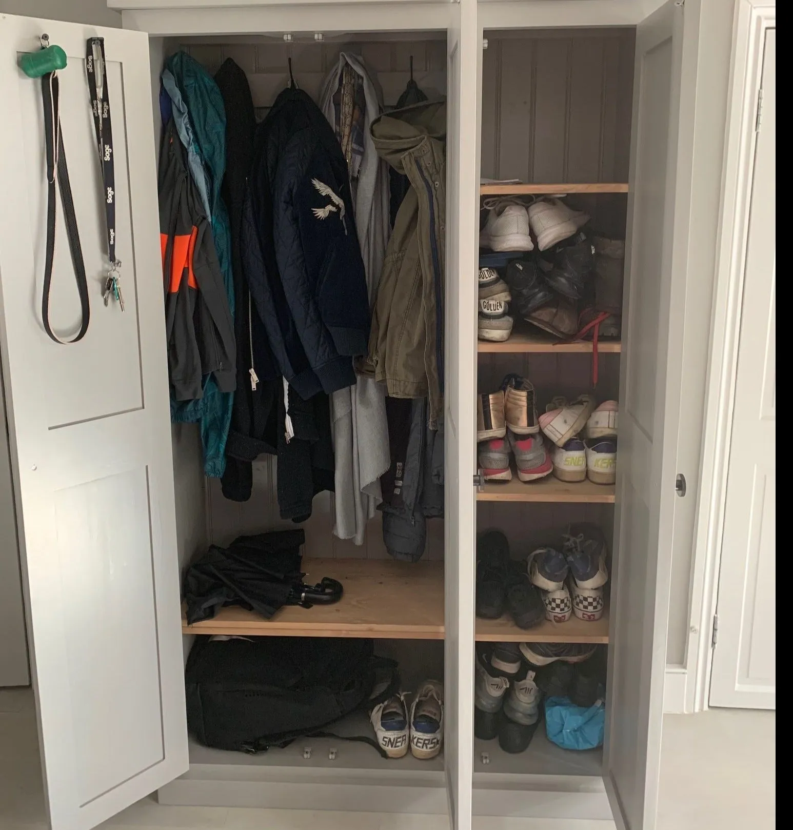 **3 Door Hall, Utility Room, Cloak Room Coat & Shoe Storage Cupboard (40 cm deep) OPTION 1