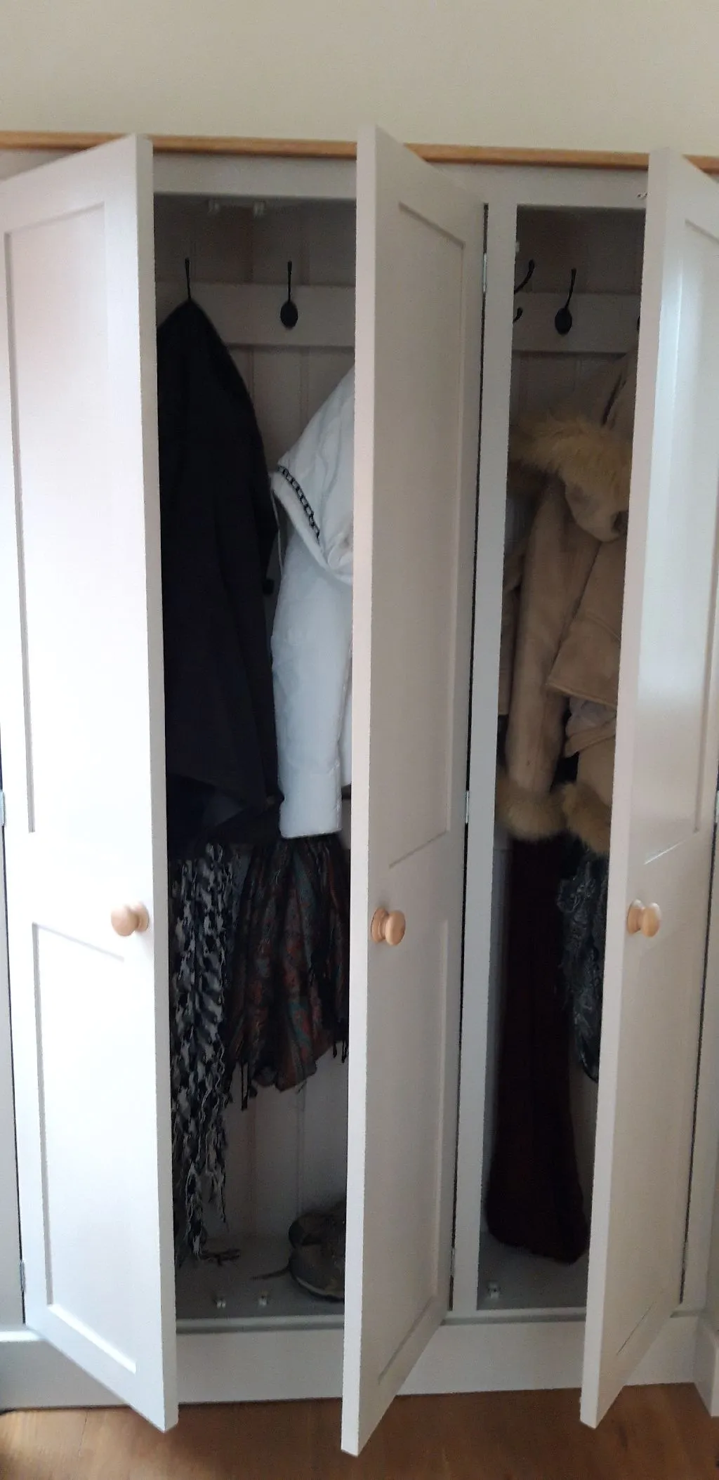 **3 Door Hall, Utility Room, Cloak Room Coat & Shoe Storage Cupboard (40 cm deep) OPTION 1