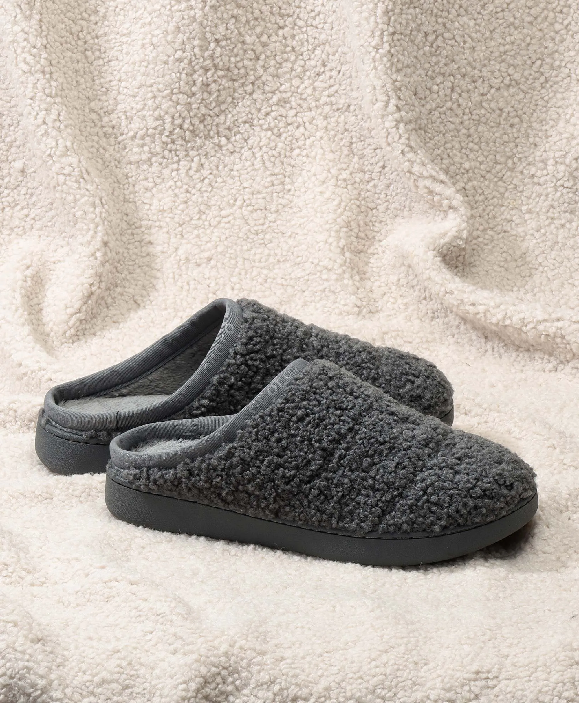 Aaram Unisex Fleece Slip On