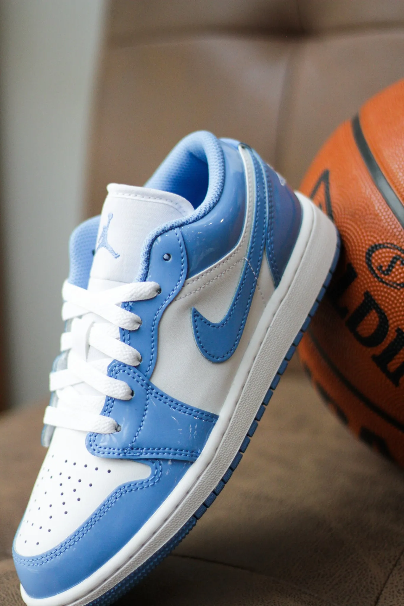 AIR JORDAN 1 LOW SE (GS) "LEGEND BLUE"