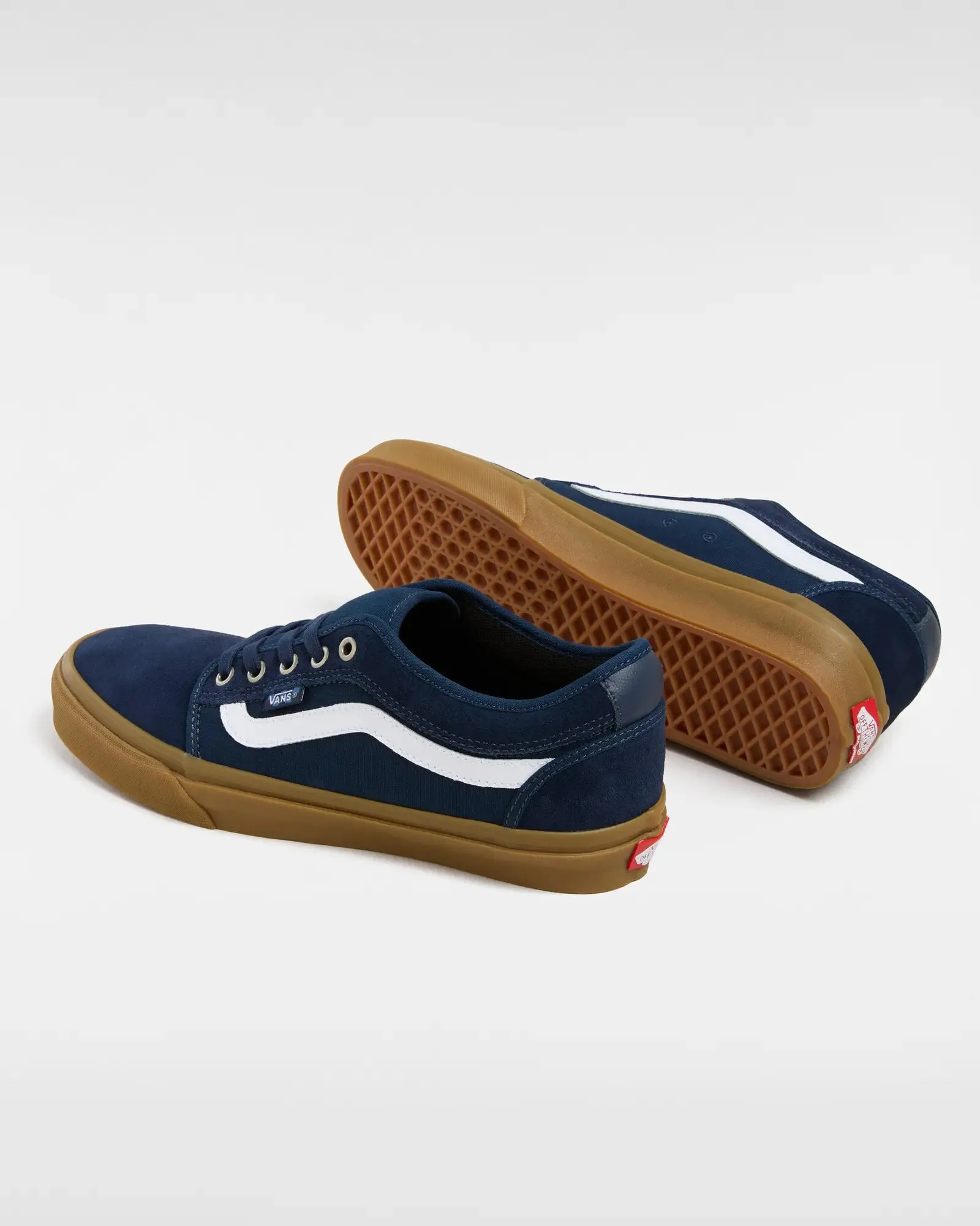 Chukka Low Sidestripe Shoes in Navy & Gum