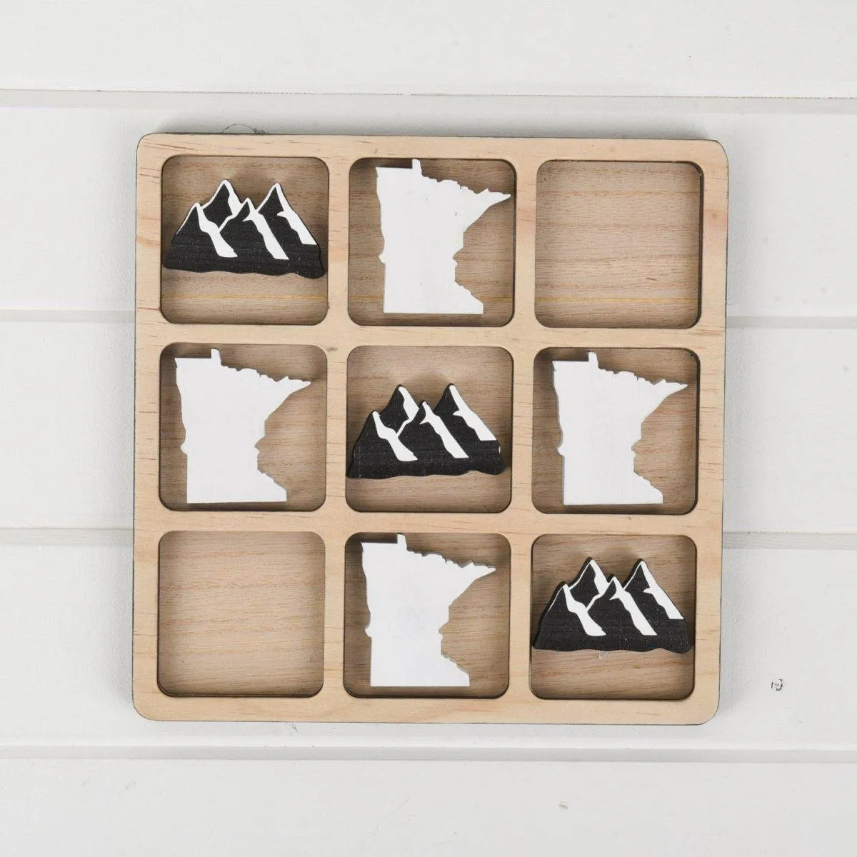 Minnesota Tic Tac Toe Board