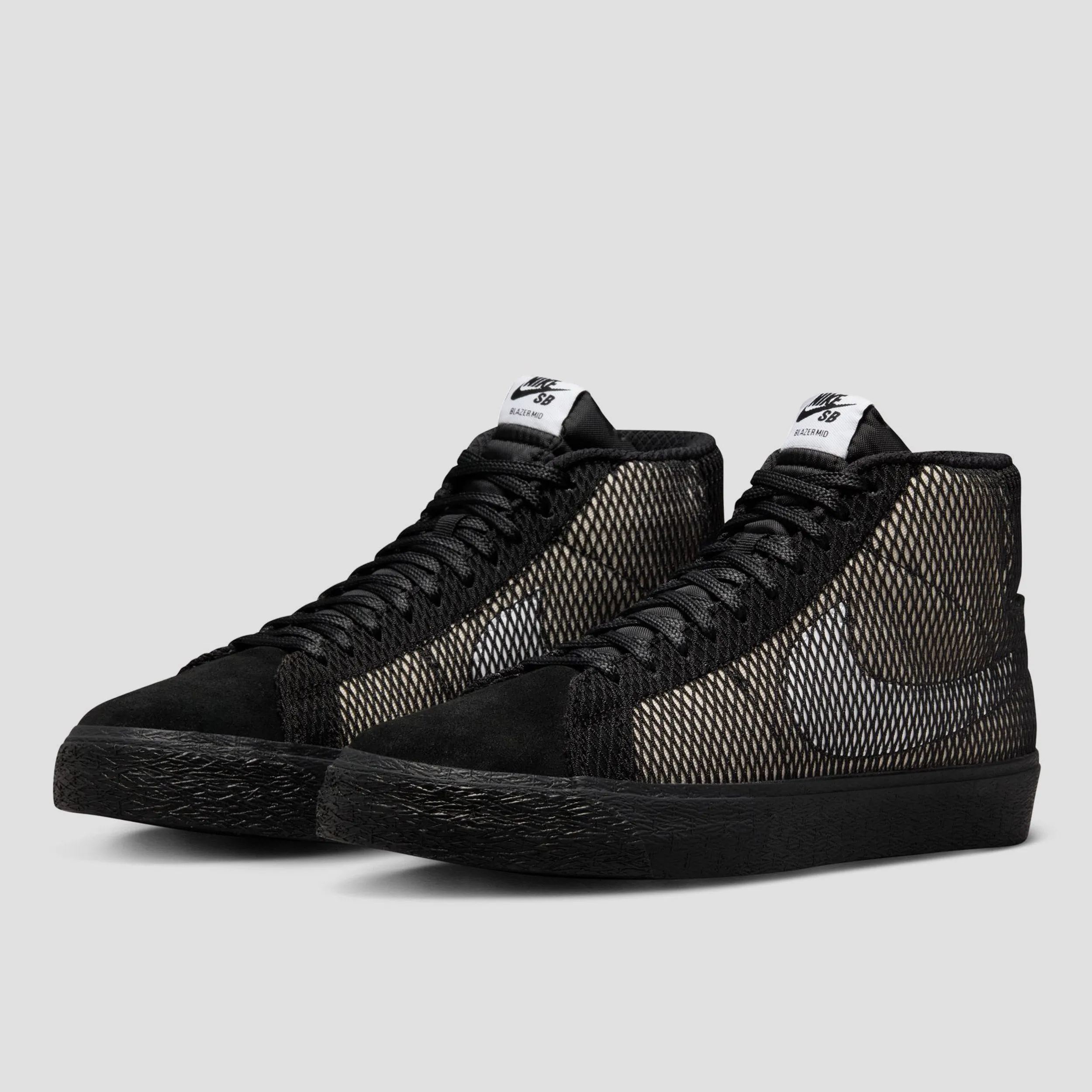 Nike SB Zoom Blazer Mid Premium Skate Shoes White / Black - White - Black