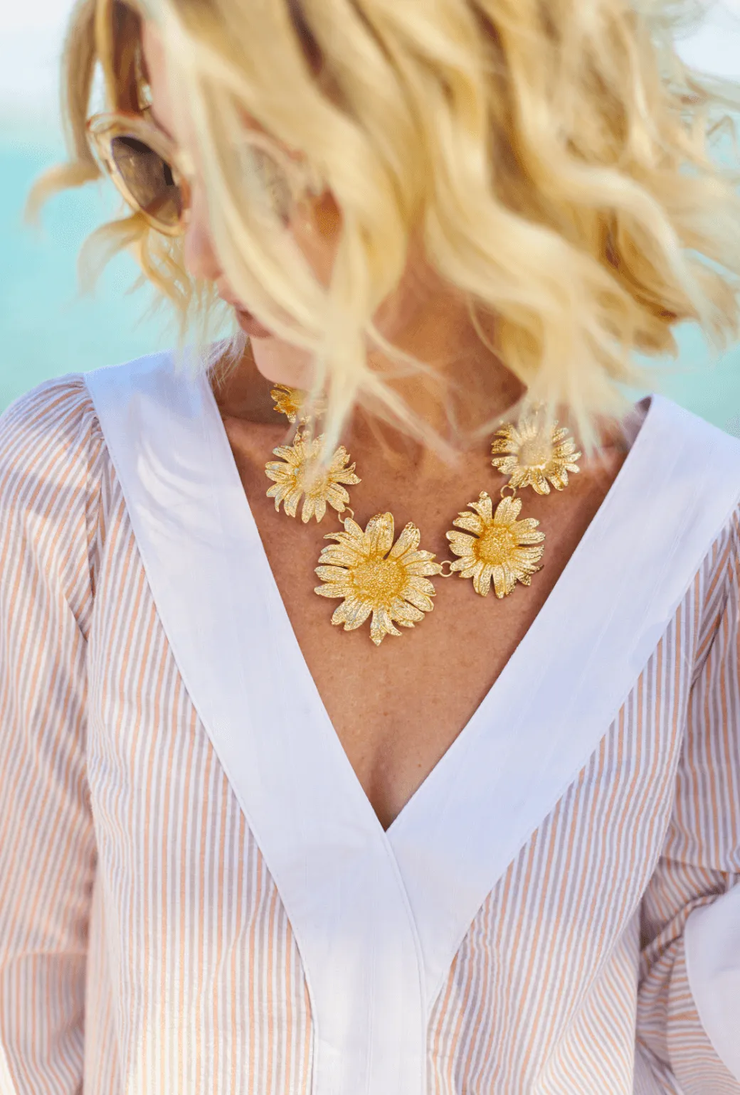 Retro Daisy Necklace - Gold