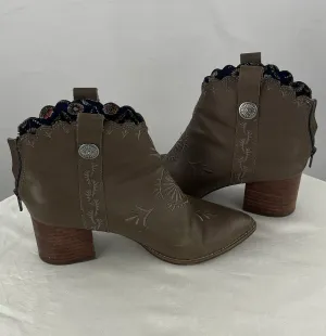 Seychelles Taupe Embroidered Scalloped Ankle Boots Boot Women 6.5