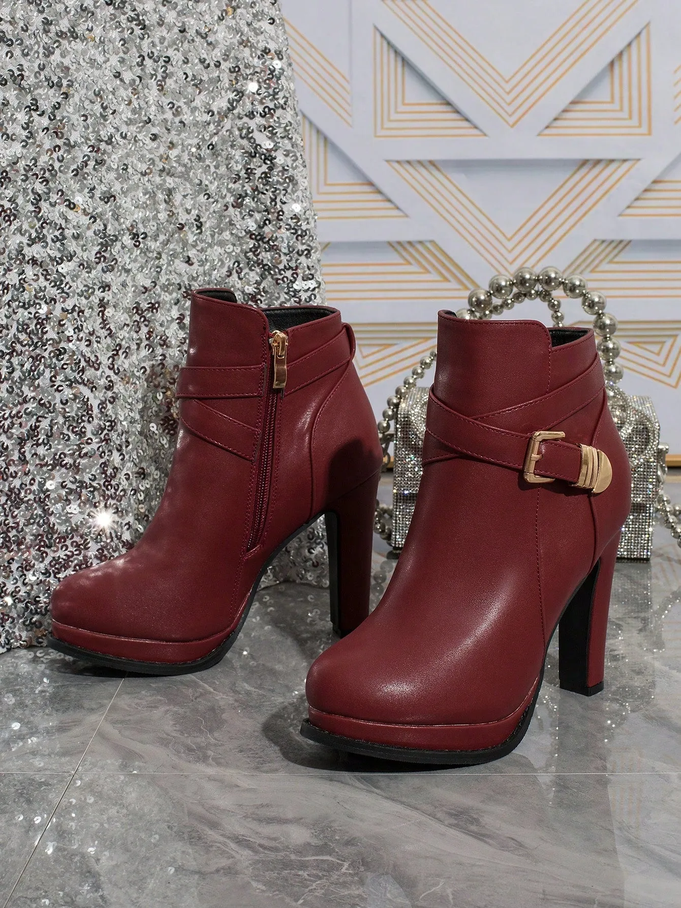 Solid Color Women's Fashionable Boots with Buckle Decoration