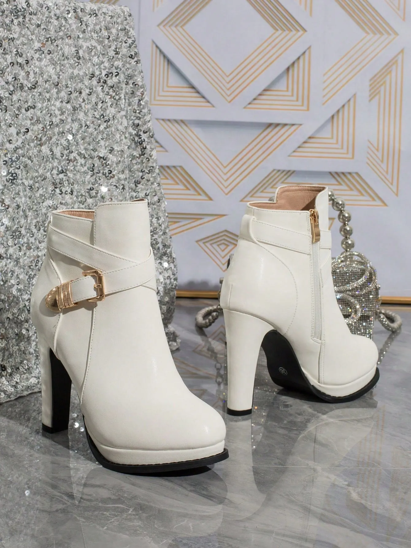 Solid Color Women's Fashionable Boots with Buckle Decoration