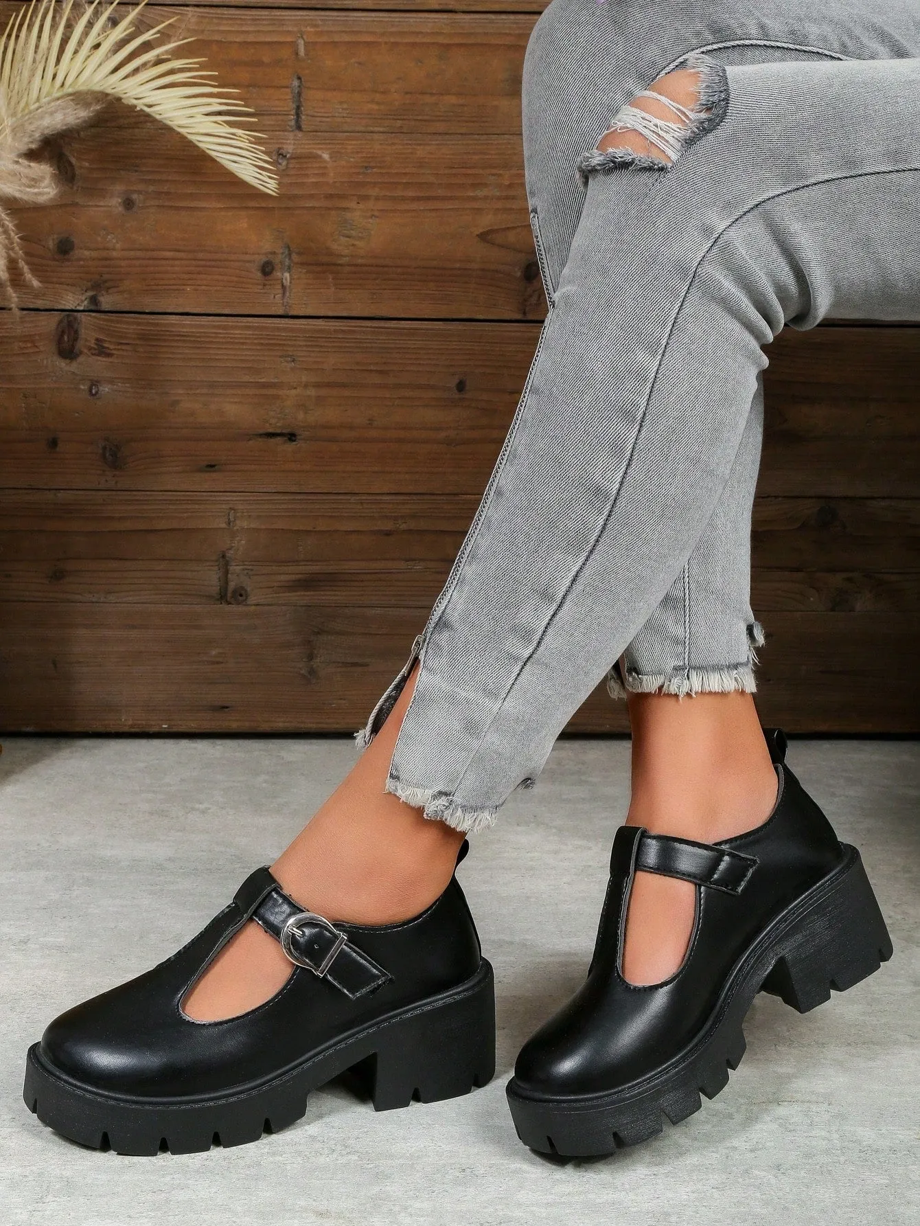 Wedge High Heel Shoes with Thick Sole and Black Color for Work