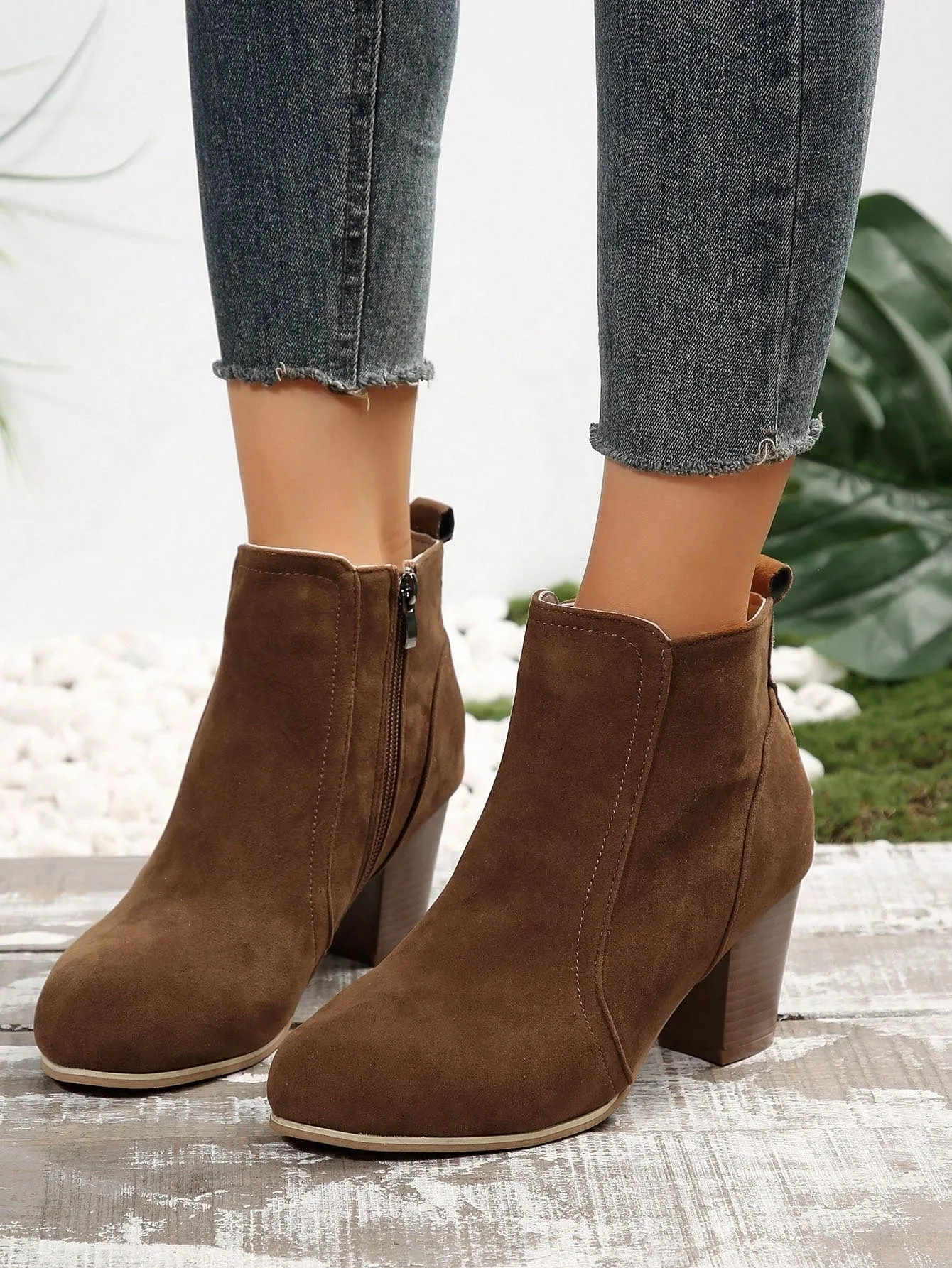 Women Faux Suede Zip Side Boots, Round Toe Chunky Heeled Classic Boots