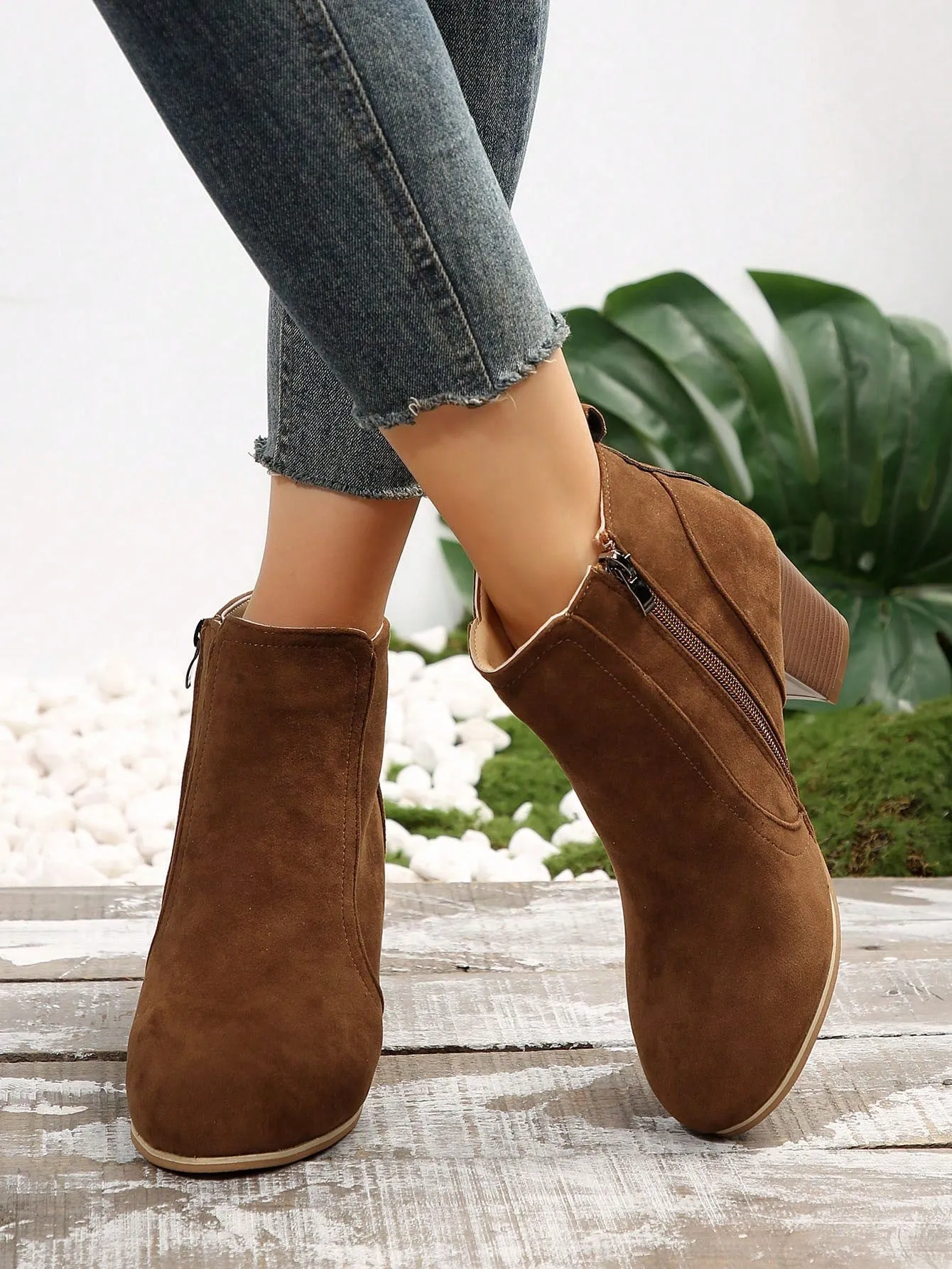 Women Faux Suede Zip Side Boots, Round Toe Chunky Heeled Classic Boots