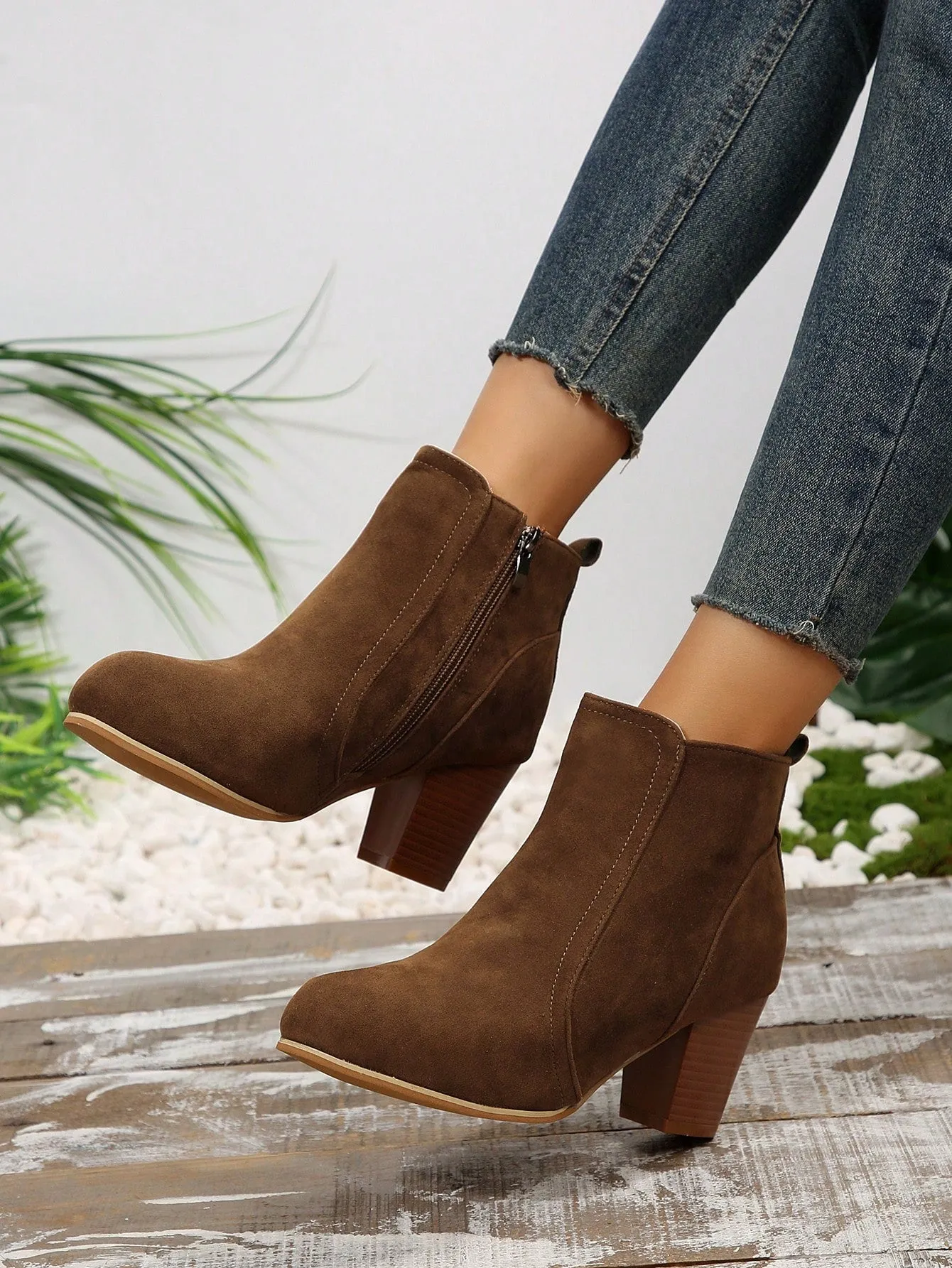 Women Faux Suede Zip Side Boots, Round Toe Chunky Heeled Classic Boots