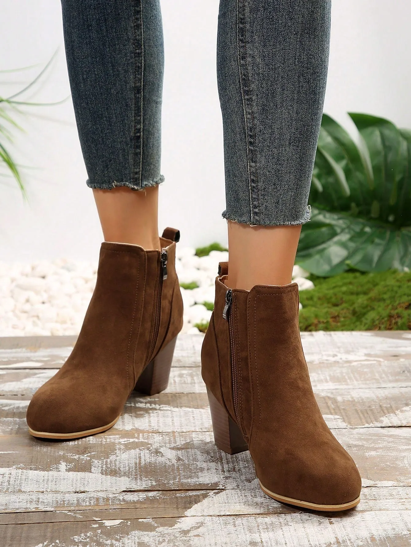 Women Faux Suede Zip Side Boots, Round Toe Chunky Heeled Classic Boots